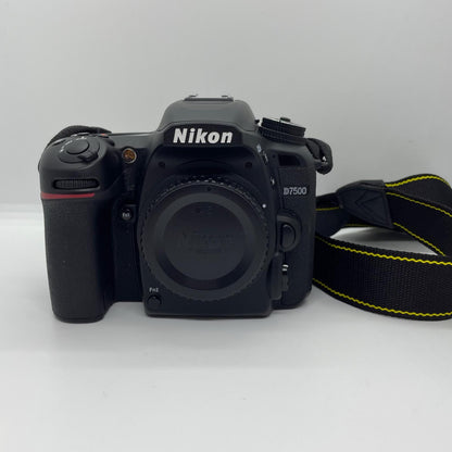 【全額返金保証】【最速発送】Nikon デジタル一眼 D7500 ボディ ブラック 美品 動作確認済