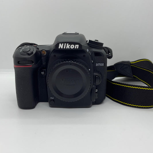 【全額返金保証】【最速発送】Nikon デジタル一眼 D7500 ボディ ブラック 美品 動作確認済