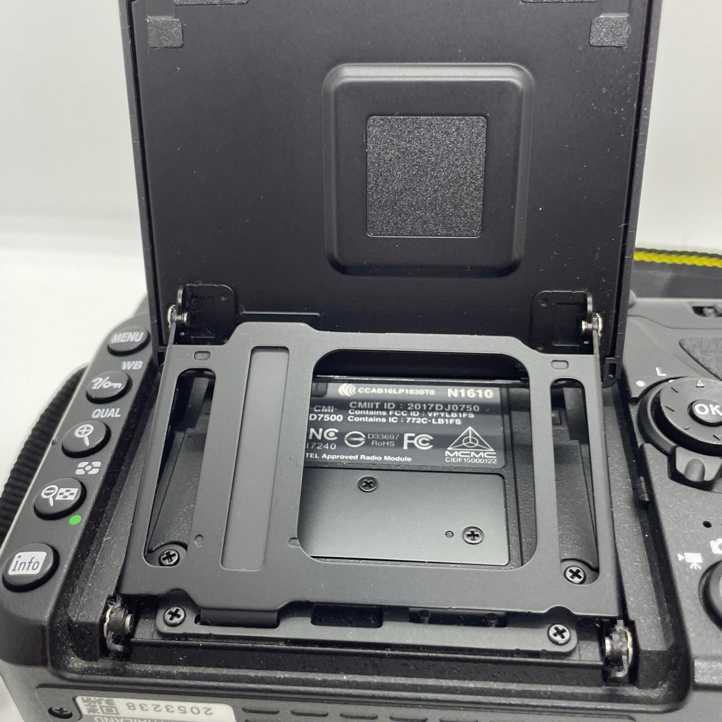【全額返金保証】【最速発送】Nikon デジタル一眼 D7500 ボディ ブラック 美品 動作確認済