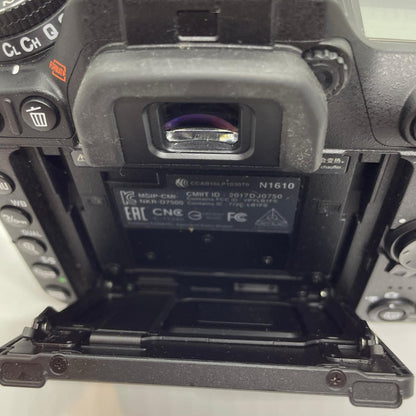 【全額返金保証】【最速発送】Nikon デジタル一眼 D7500 ボディ ブラック 美品 動作確認済