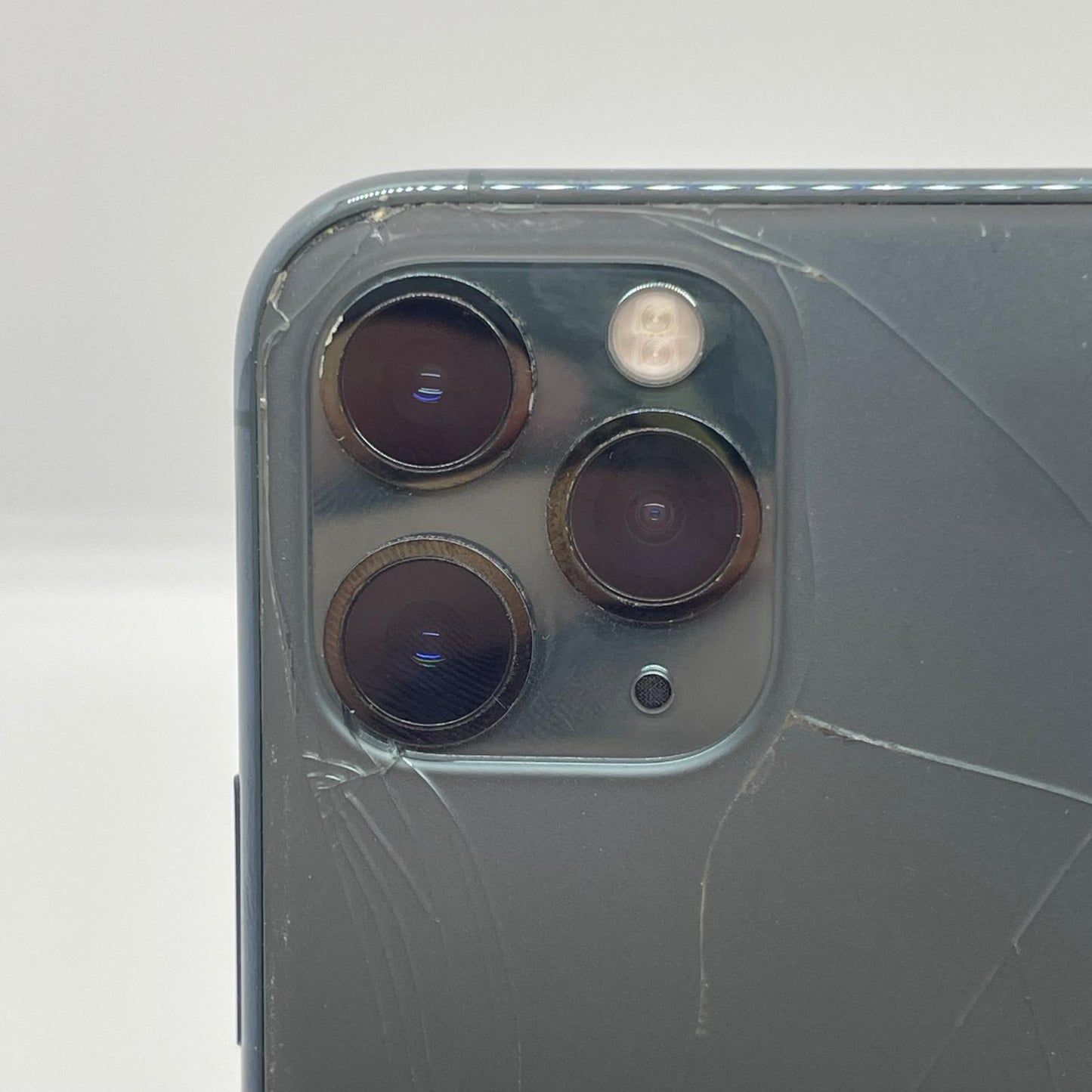 【最速発送】Apple iPhone iPhone 11 Pro Max 256GB ミッドナイトグリーン SIMフリー【難有】 84%