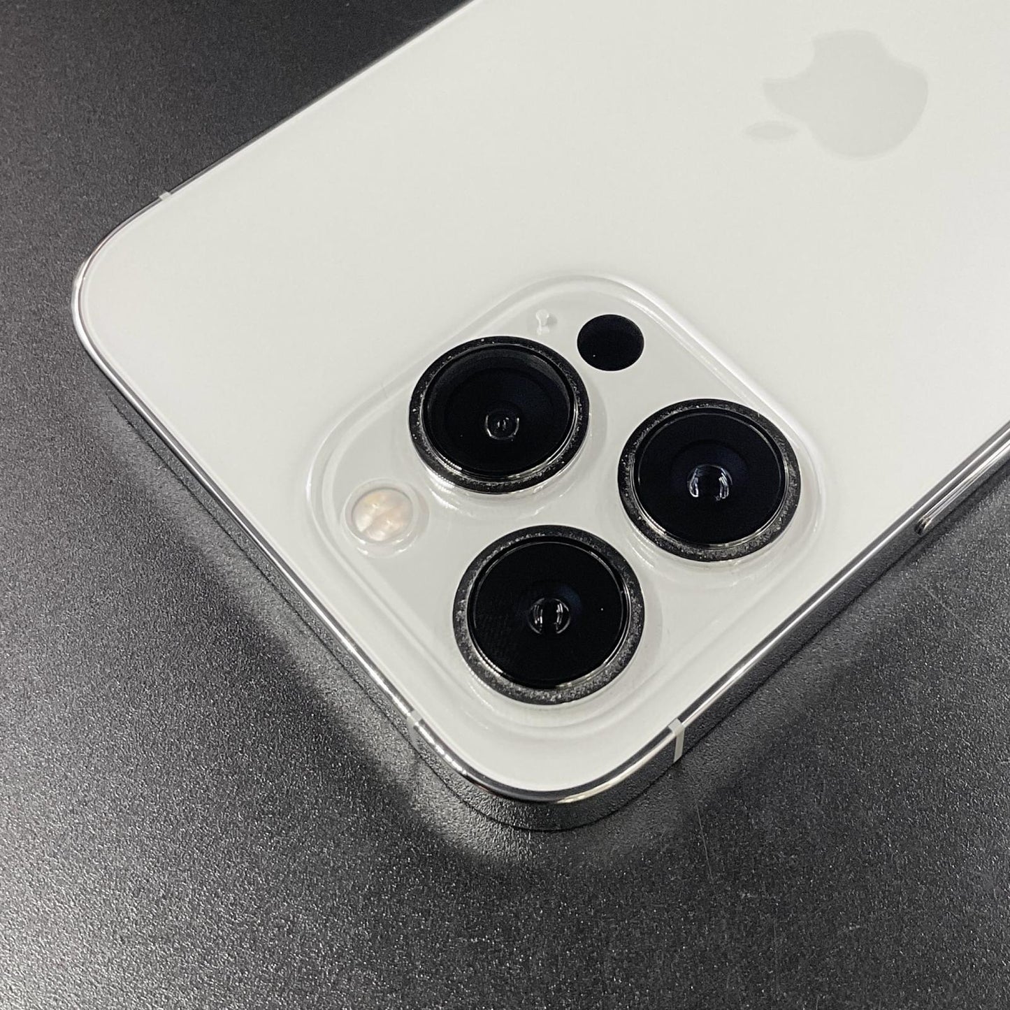 【全額返金保証】【最速発送】Apple iPhone iPhone 13 Pro 256GB シルバー docomo 白ロム 動作確認済 87%