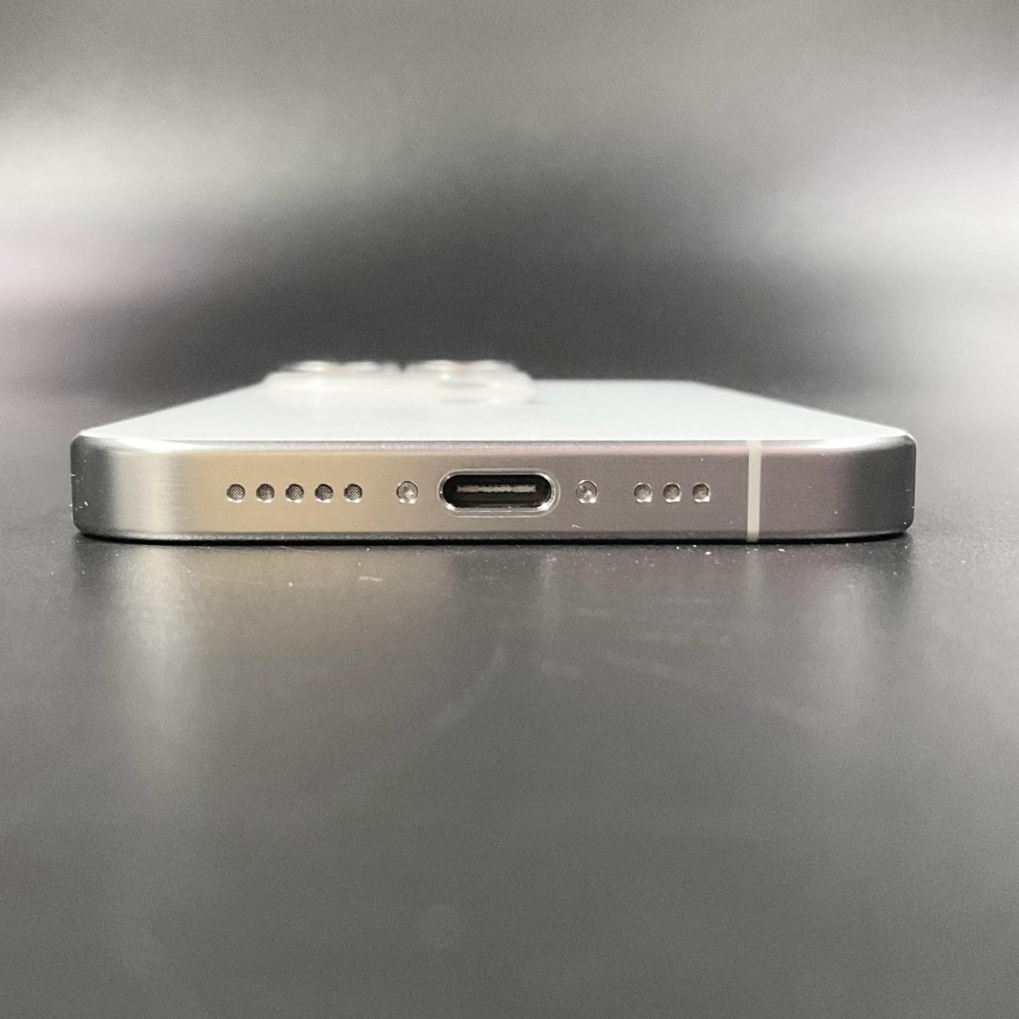 【全額返金保証】【最速発送】Apple iPhone iPhone 15 Pro 256GB ホワイトチタニウム docomo 白ロム 美品 動作確認済 89%
