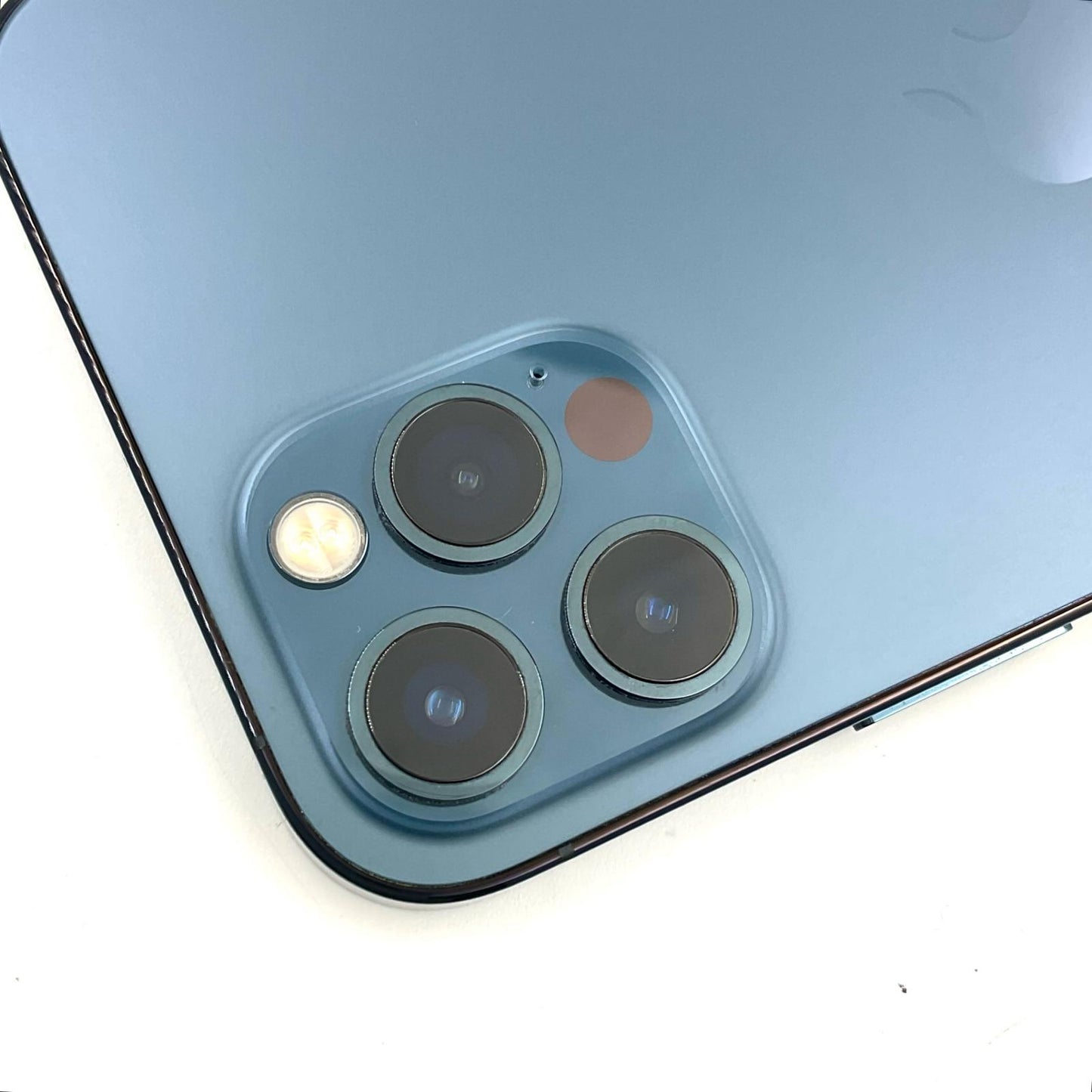 【全額返金保証】【最速発送】Apple iPhone iPhone 12 Pro 256GB パシフィックブルー docomo 白ロム 動作確認済 89%