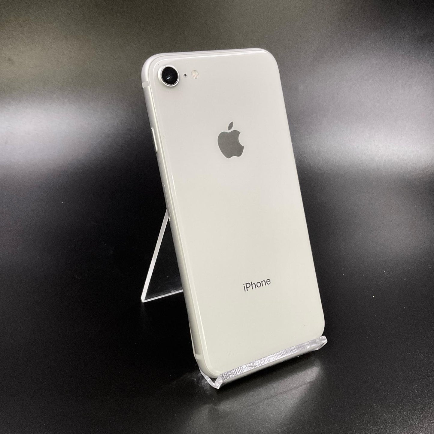 【全額返金保証】【最速発送】Apple iPhone iPhone 8 64GB シルバー docomo 白ロム 動作確認済 70%