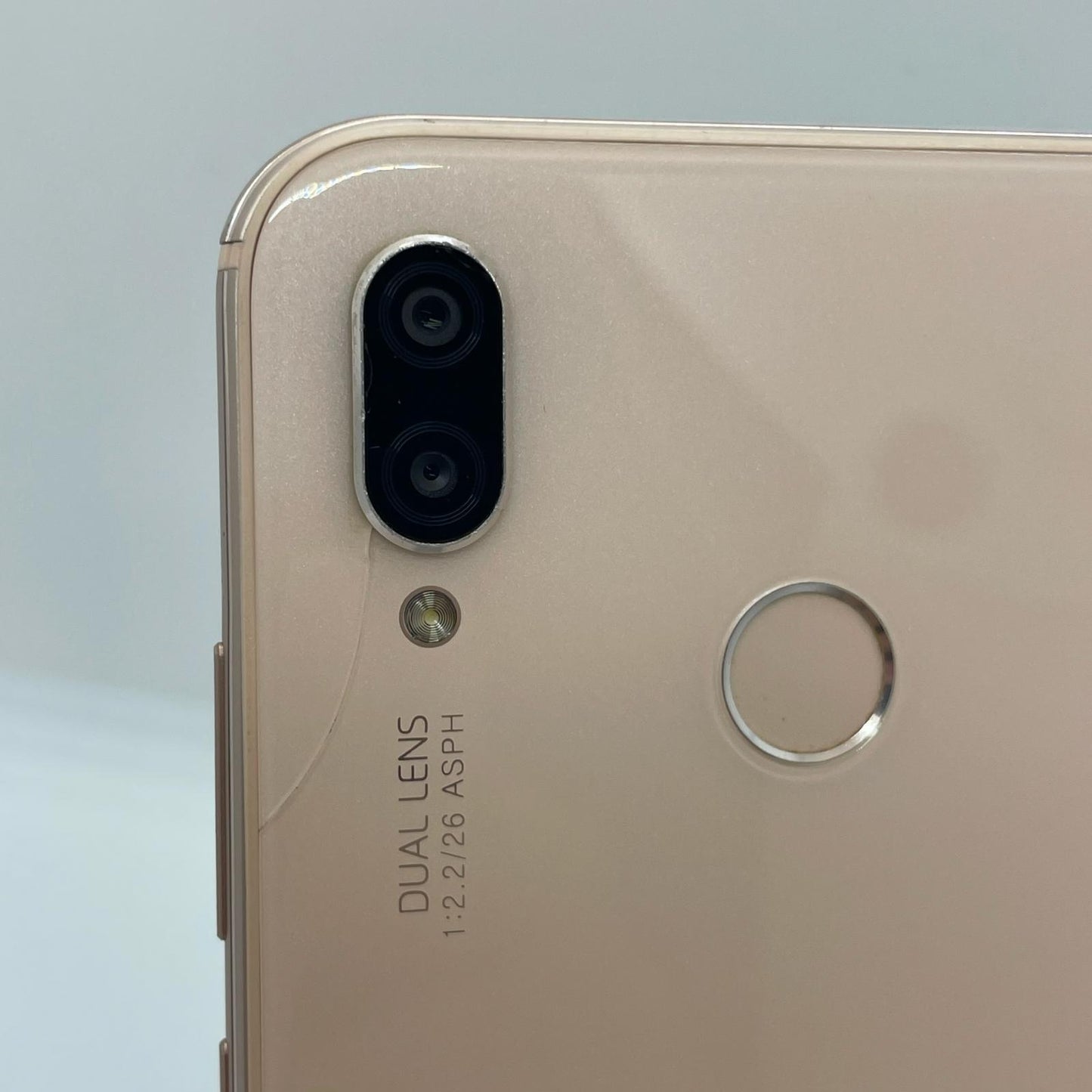 【最速発送】Huawei P20 Lite PLite 64GB ゴールデン au HWV32 白ロム【難有】