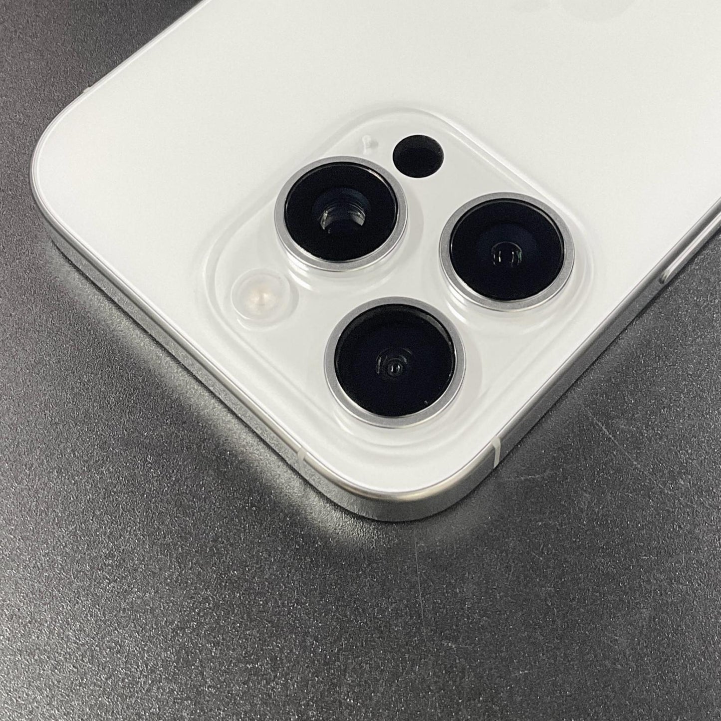 【全額返金保証】【最速発送】Apple iPhone iPhone 16 Pro 512GB ホワイトチタニウム SIMフリー 白ロム 超美品 動作確認済 94%