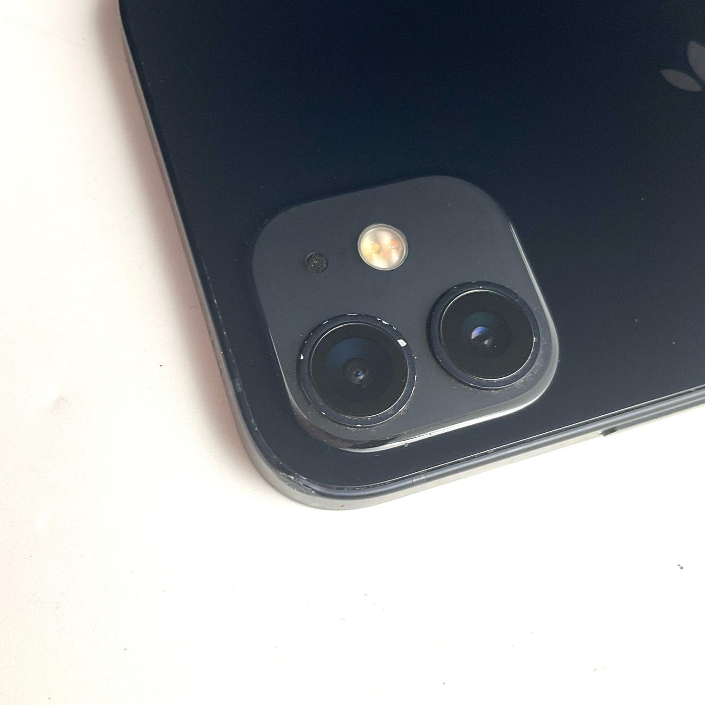【全額返金保証】【最速発送】Apple iPhone iPhone 12 256GB ブラック docomo 白ロム 動作確認済 74%