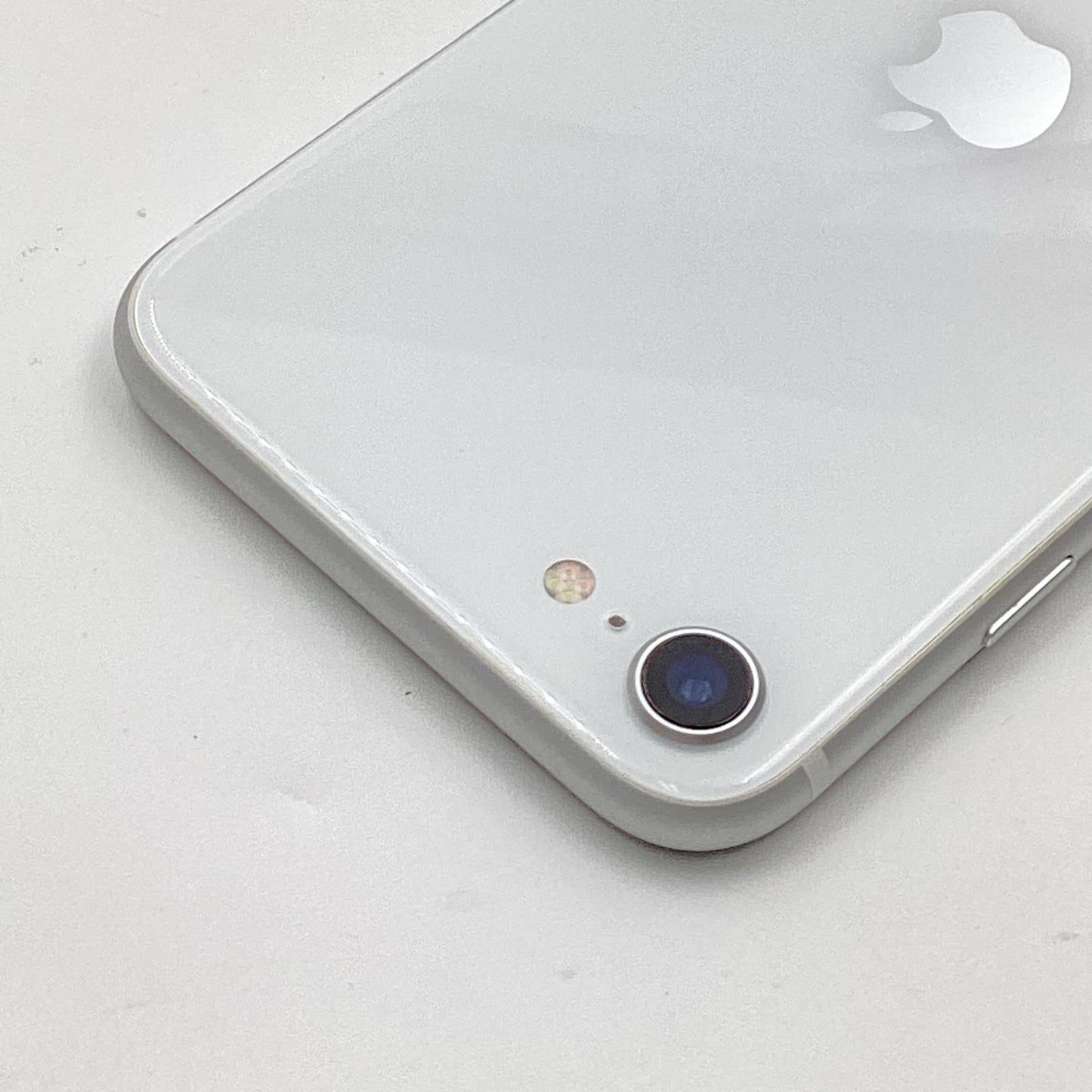 【全額返金保証】【最速発送】Apple iPhone iPhone SE（第2世代） 64GB ホワイト au 白ロム 超美品 動作確認済 93%