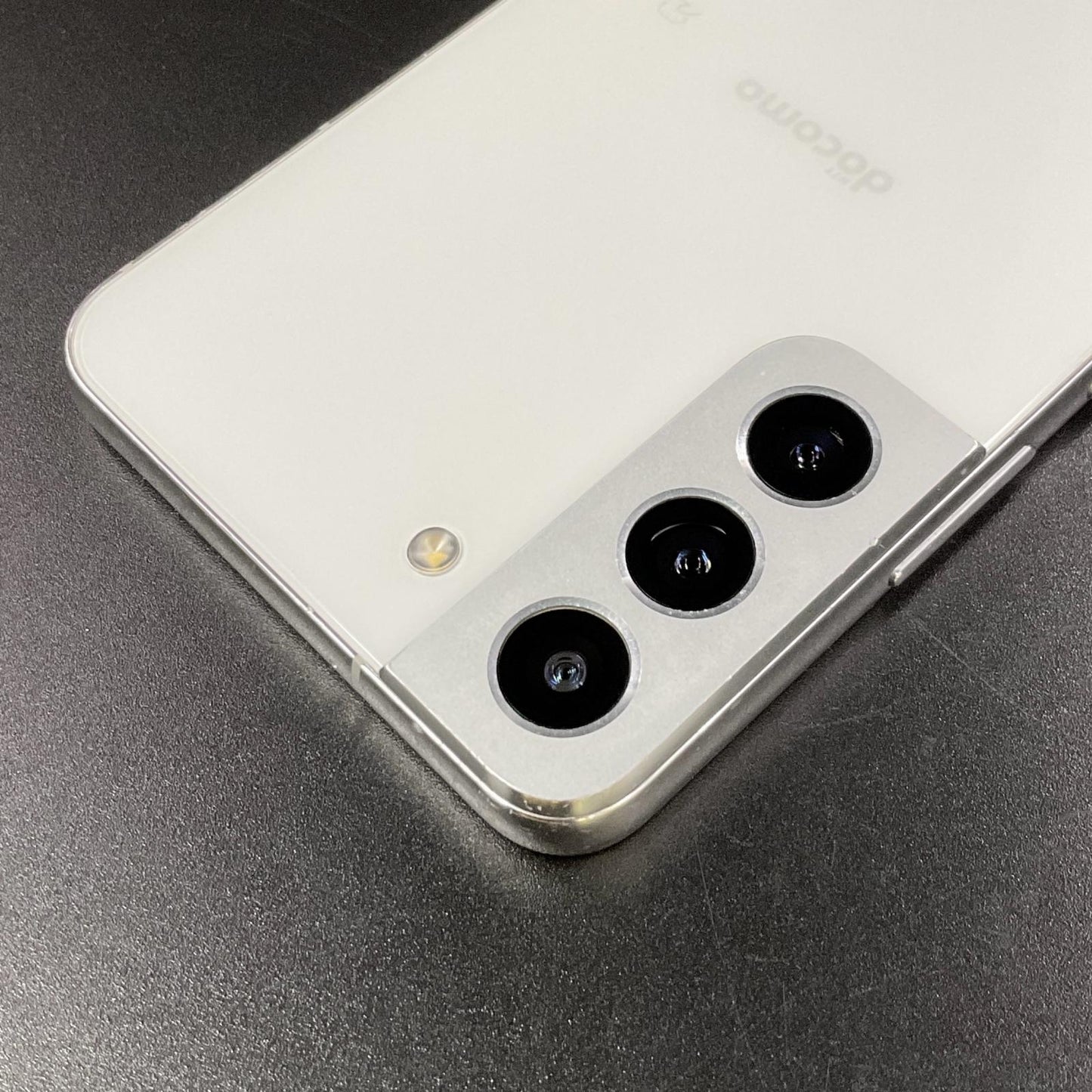 【全額返金保証】【最速発送】SAMSUNG Galaxy S22 256GB ファントムホワイト docomo SC-51C 動作確認済