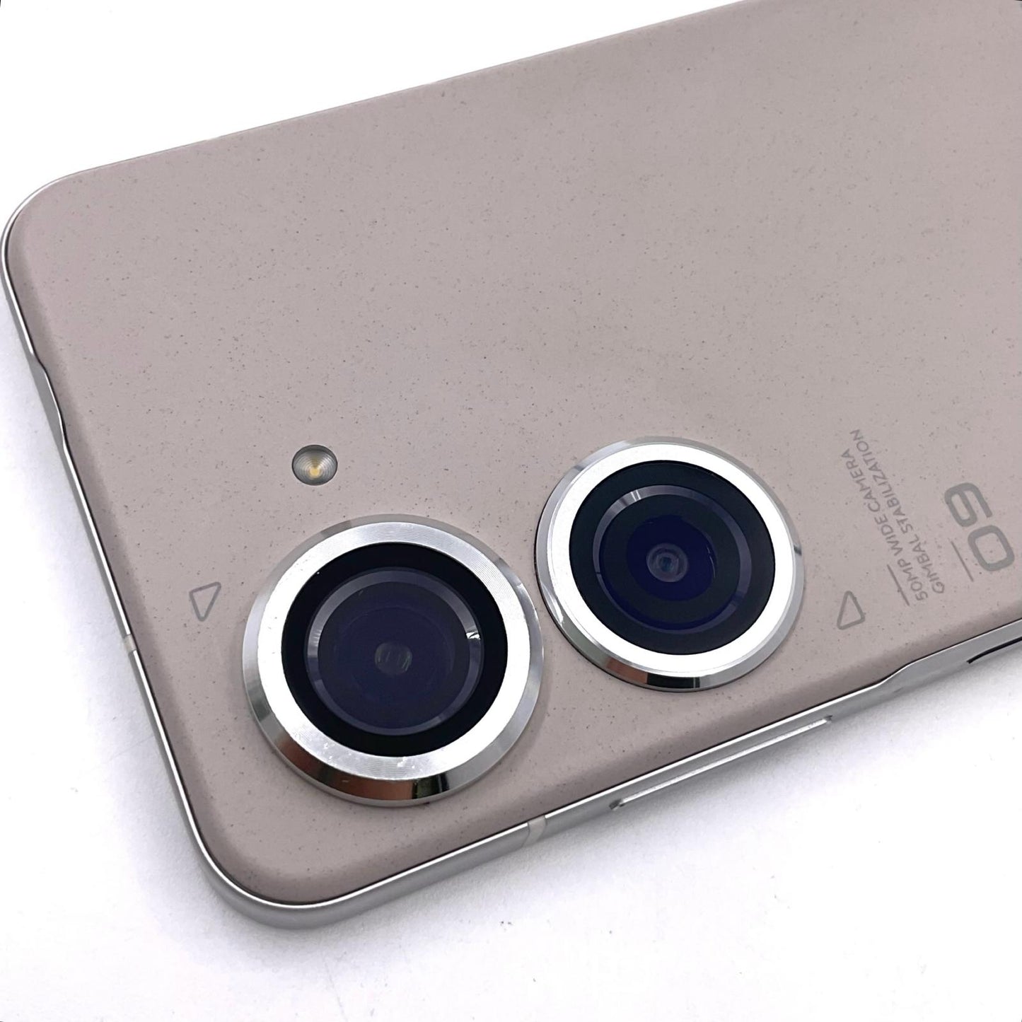 【全額返金保証】【最速発送】ASUS Zenfone 9 128GB Moonlight White SIMフリー ASUSU AL2202 白ロム 動作確認済