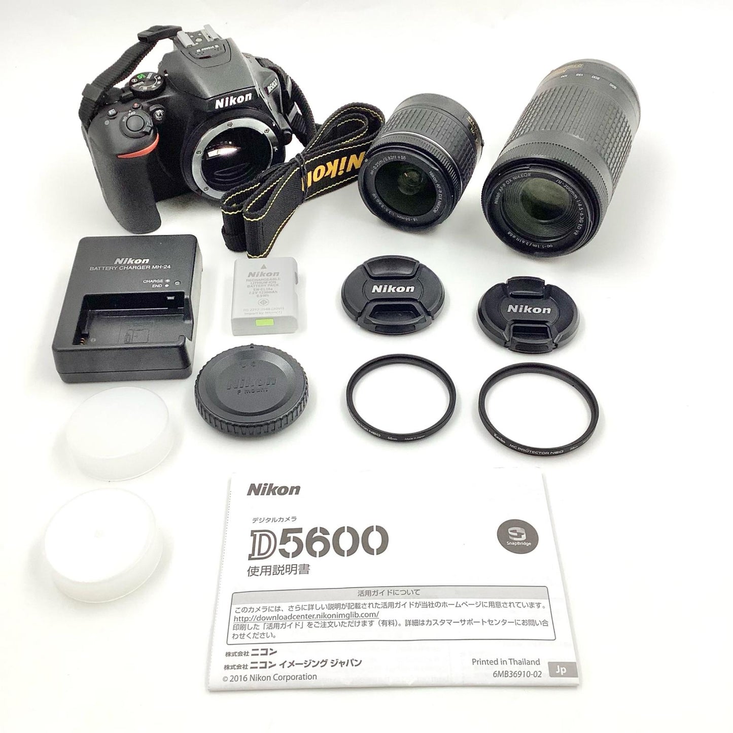 【全額返金保証】【最速発送】Nikon デジタル一眼 D5600 ダブルズームキット ブラック 美品 動作確認済