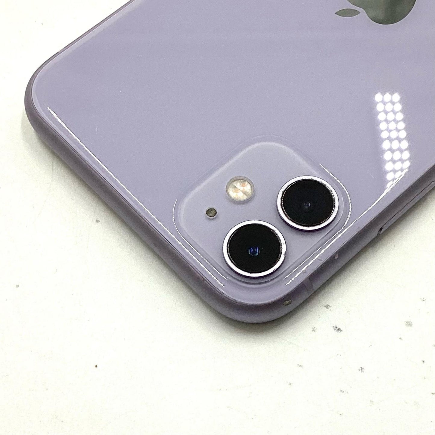 【全額返金保証】【最速発送】Apple iPhone iPhone 11 64GB パープル au SIMフリー 白ロム 動作確認済 76%