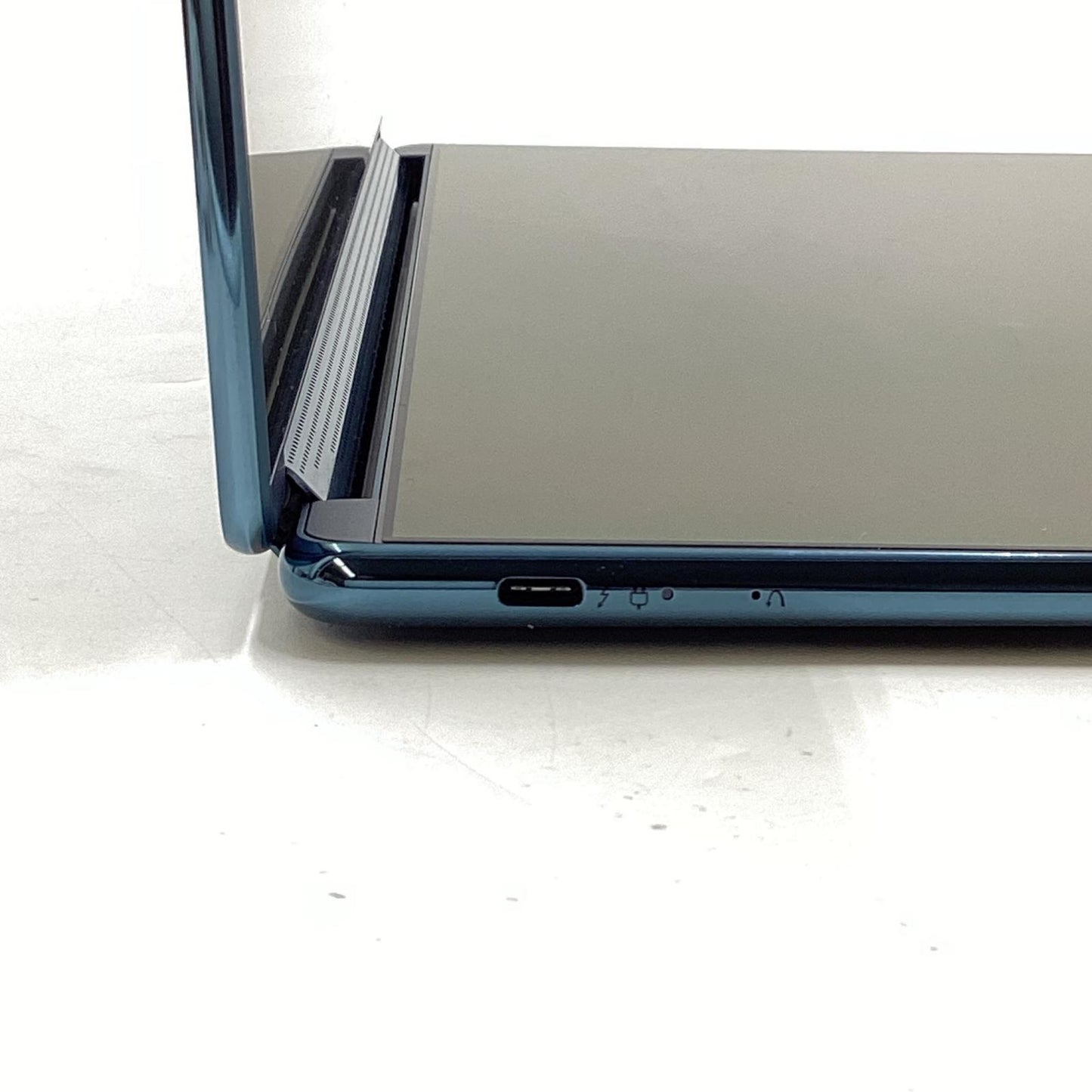 【全額返金保証】【最速発送】Lenovo yogabook 9i bluetooth KB 8253B-00 Intel Core Ultra7 155U 16GB M.2 SSD 1TB 95% 動作確認済