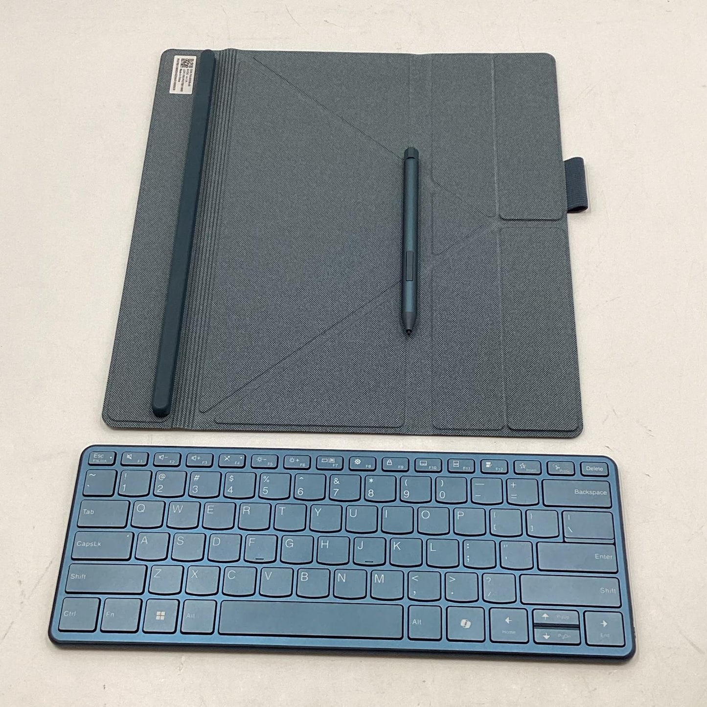 【全額返金保証】【最速発送】Lenovo yogabook 9i bluetooth KB 8253B-00 Intel Core Ultra7 155U 16GB M.2 SSD 1TB 95% 動作確認済
