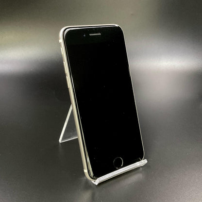 【全額返金保証】【最速発送】Apple iPhone iPhone SE（第3世代） 64GB スターライト docomo 動作確認済 82%