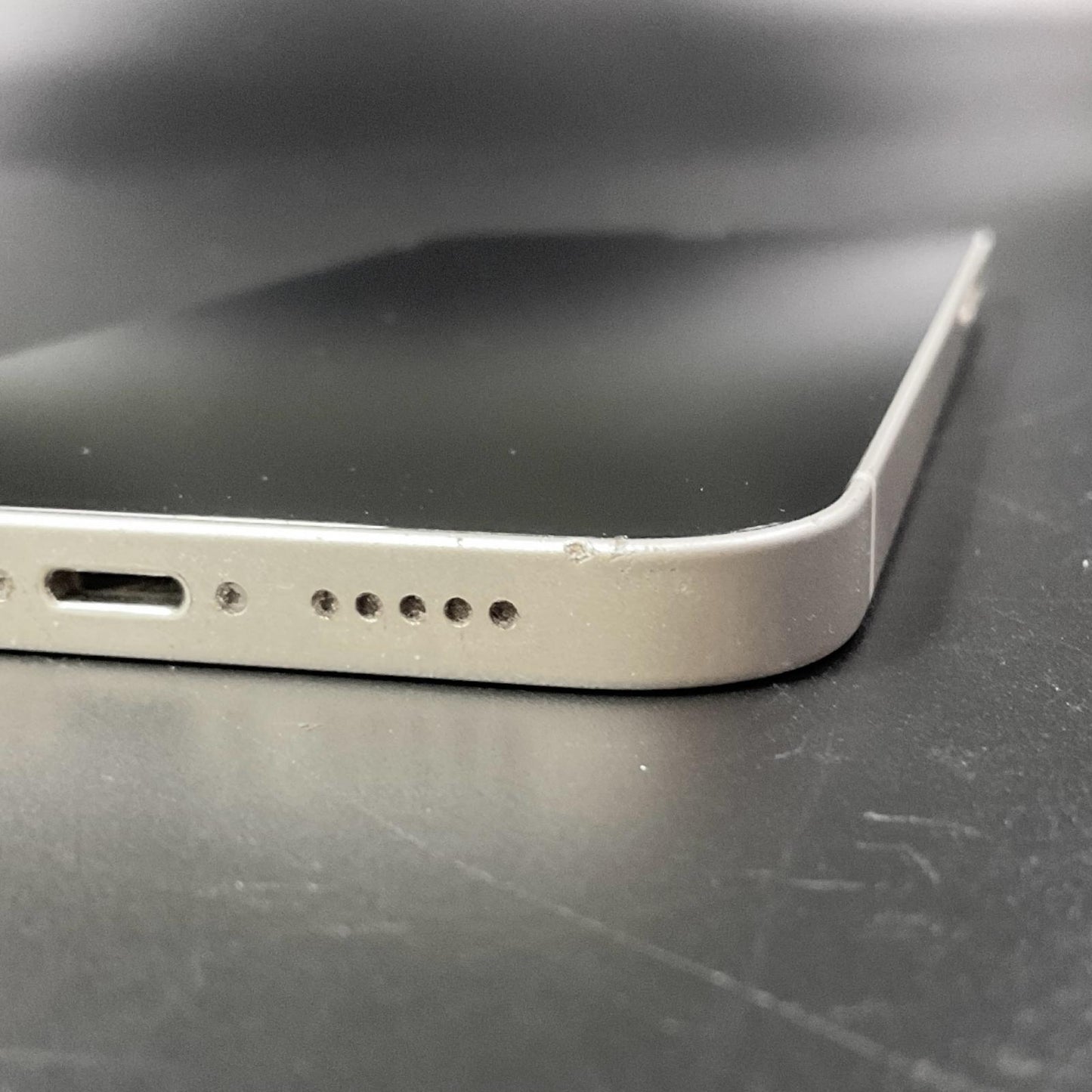 【全額返金保証】【最速発送】Apple iPhone iPhone 12 128GB ホワイト docomo 白ロム 動作確認済 69%