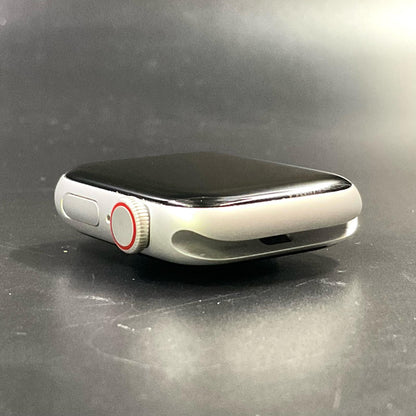 【全額返金保証】【最速発送】Apple Watch SE アルミニウム 40mm GPS+Cellular 白ロム 100% 美品 動作確認済