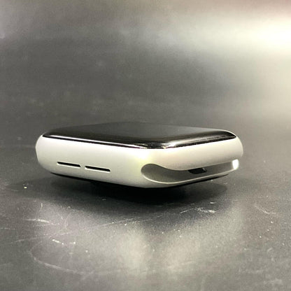 【全額返金保証】【最速発送】Apple Watch SE アルミニウム 40mm GPS+Cellular 白ロム 100% 美品 動作確認済