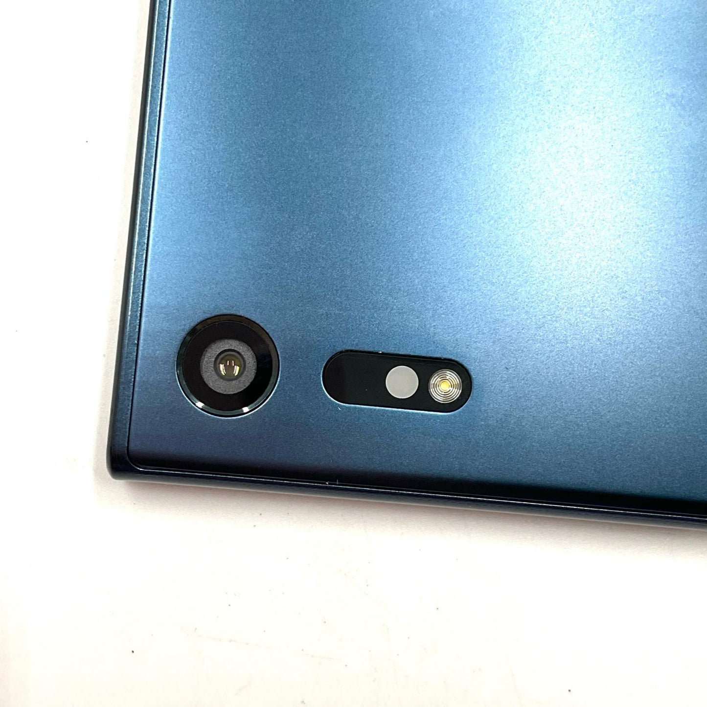 【全額返金保証】【最速発送】Sony Xperia XZ 32GB Forest Blue docomo SO-01J 白ロム 動作確認済