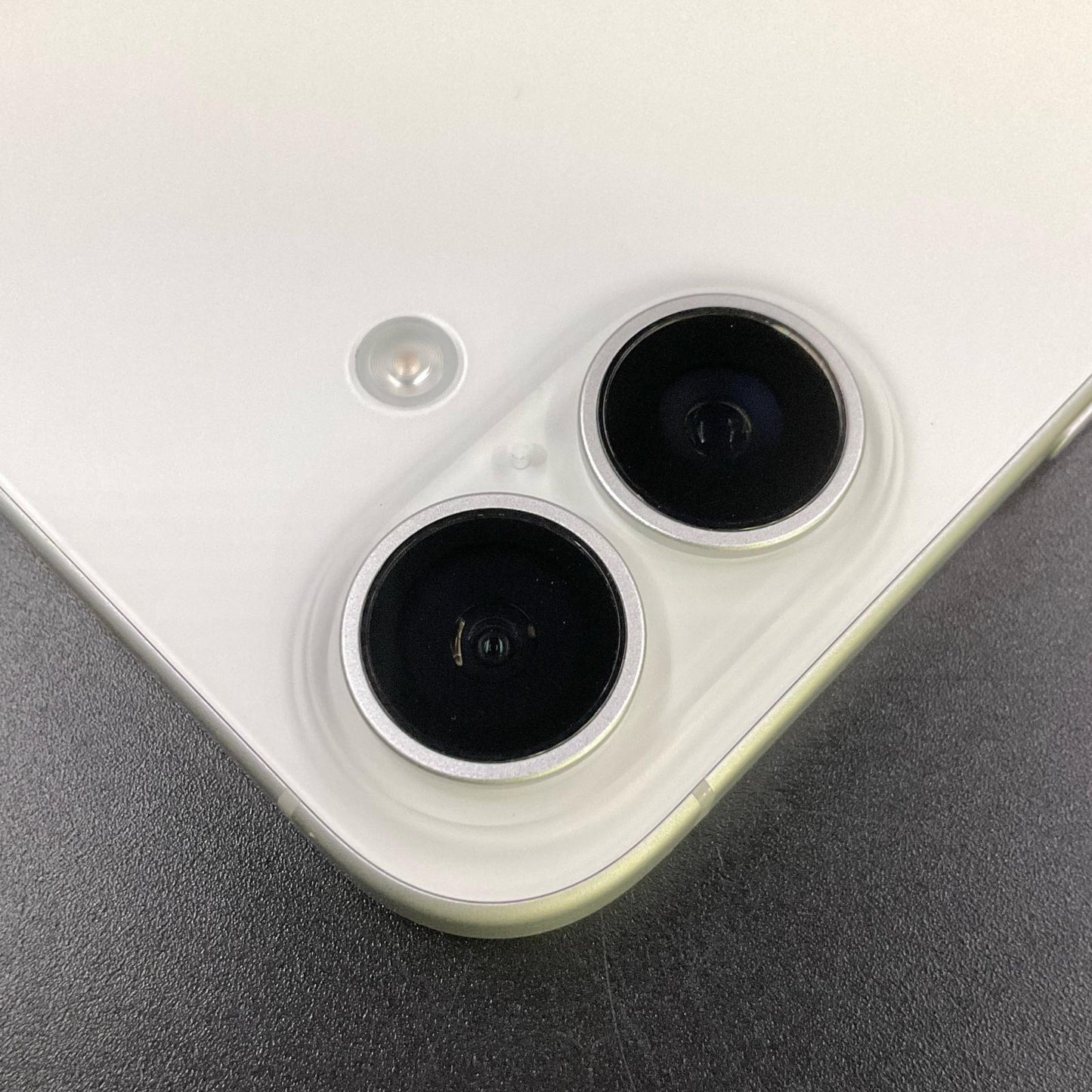 【全額返金保証】【最速発送】Apple iPhone iPhone 16 256GB ホワイト Softbank SIMフリー 動作確認済 93%