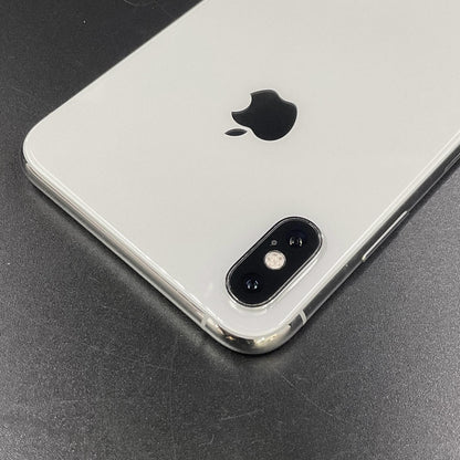 【全額返金保証】【最速発送】Apple iPhone iPhone XS Max 256GB シルバー docomo SIMフリー 白ロム 動作確認済 77%