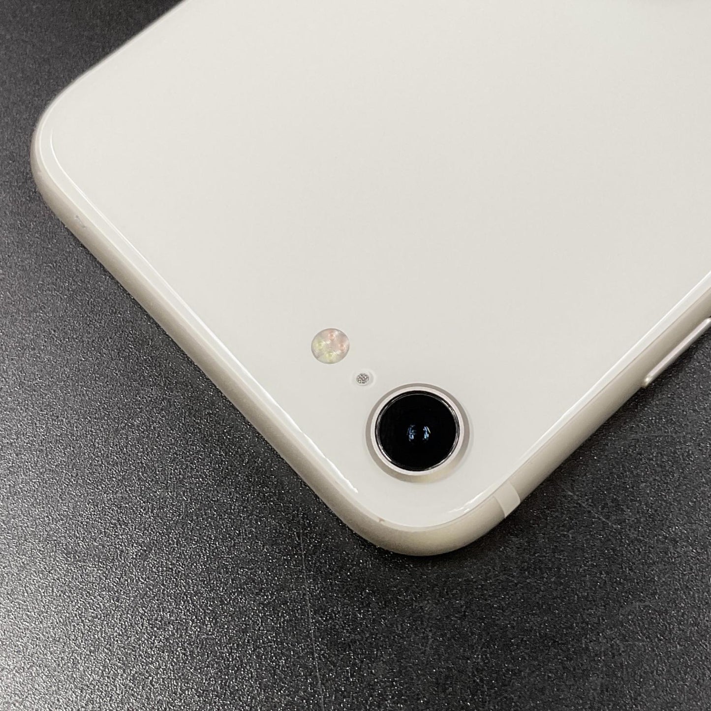 【全額返金保証】【最速発送】Apple iPhone iPhone SE（第3世代） 64GB スターライト Softbank SIMフリー 動作確認済 95%
