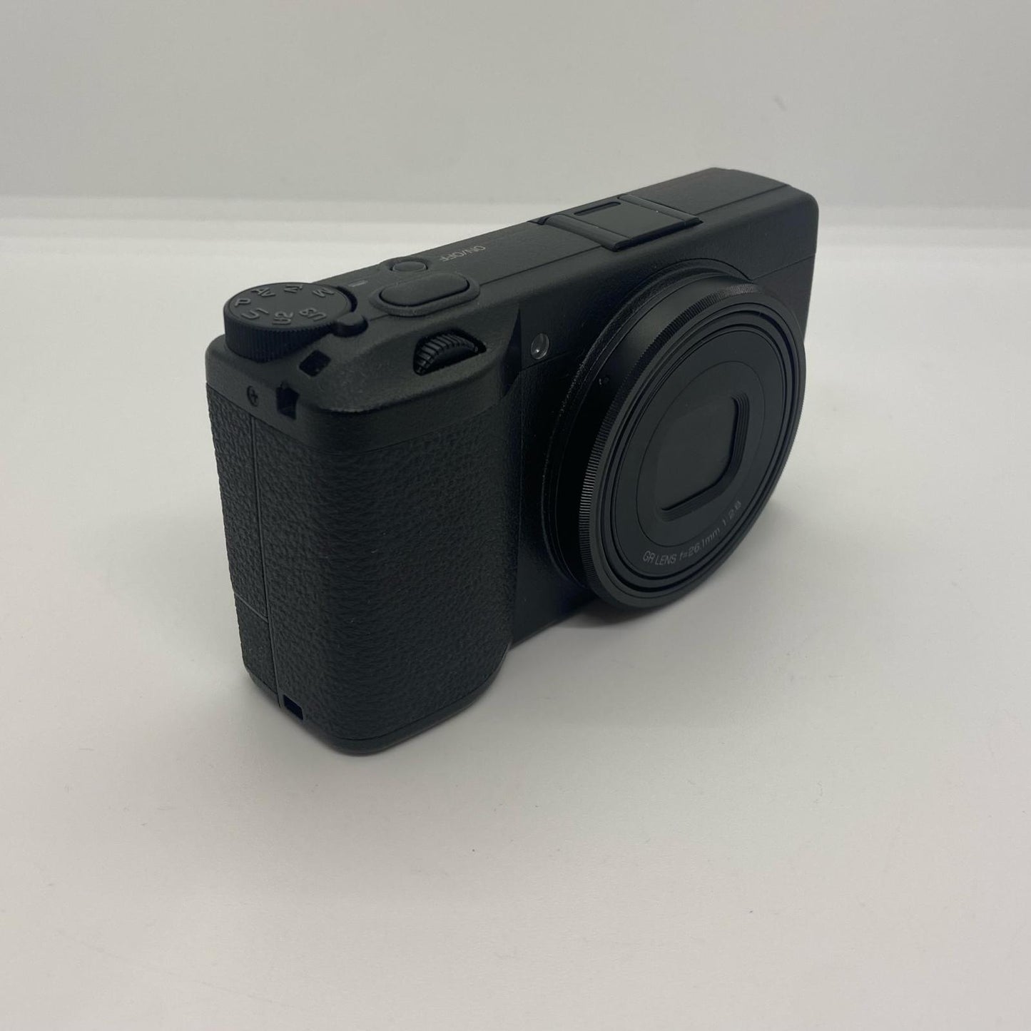 【全額返金保証】【最速発送】RICOH コンパクトデジタルカメラ RICOH GR IIIx 超美品 動作確認済