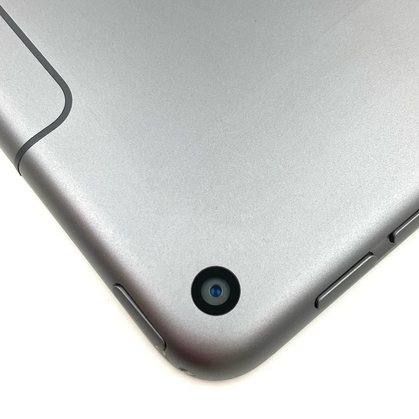 【全額返金保証】【最速発送】Apple iPad Air 10.5インチ 第3世代 64GB スペースグレイ WiFi+Cellular docomo 白ロム 動作確認済