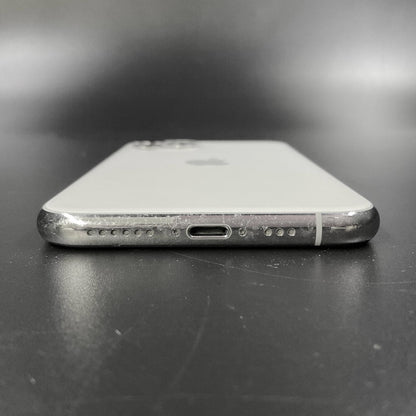 【全額返金保証】【最速発送】Apple iPhone iPhone 11 Pro 256GB シルバー au 白ロム 動作確認済 72%