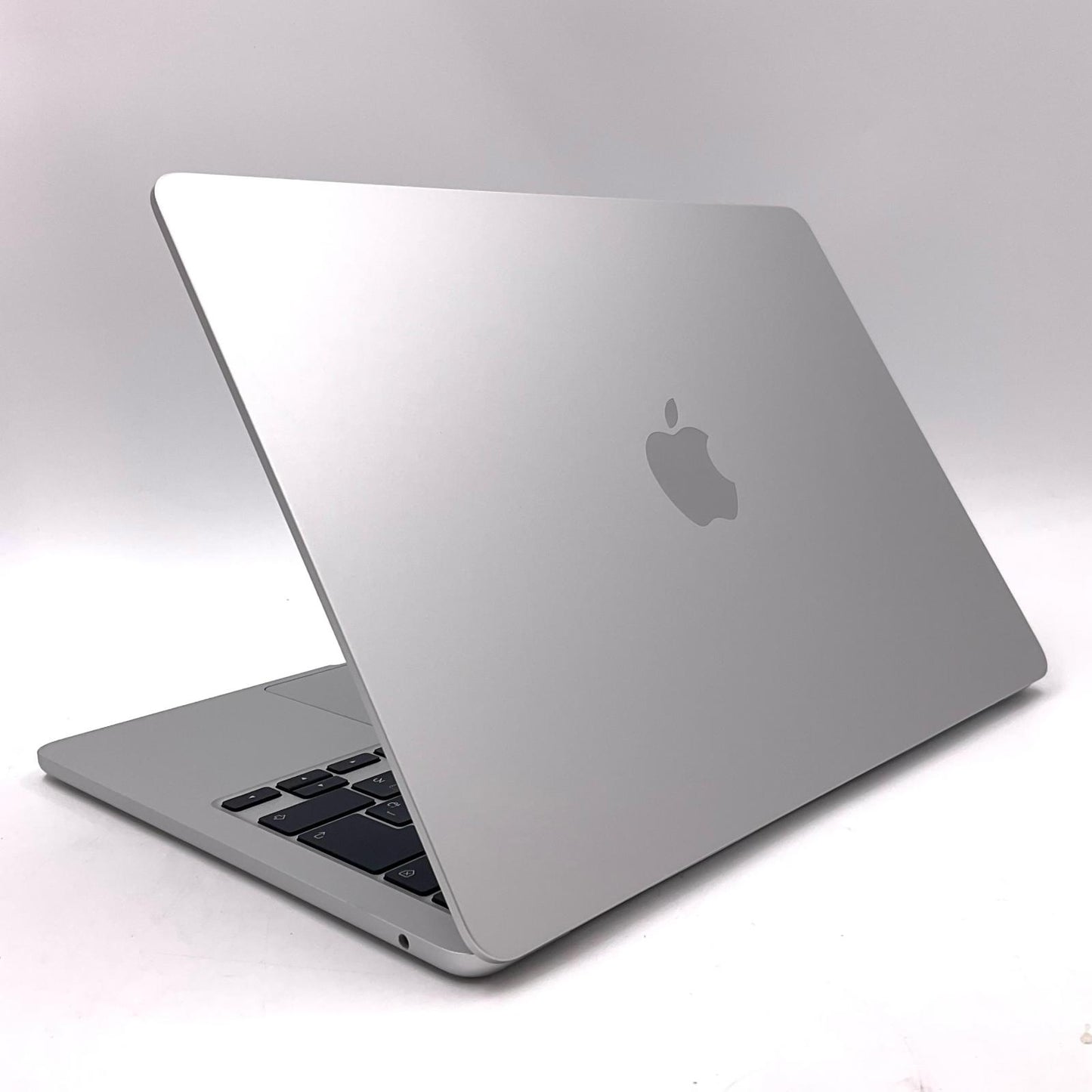【全額返金保証】【最速発送】Apple MacBook Air 13インチ 2024 M3 16GB SSD 512GB シルバー 100% 美品 動作確認済