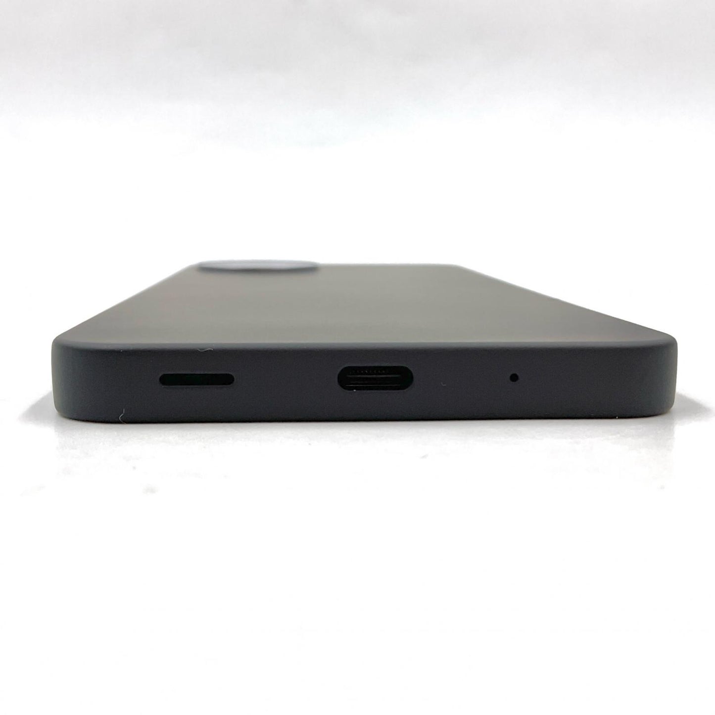 【全額返金保証】【最速発送】SHARP AQUOS wish 5 64GB スミ docomo SH-52F 白ロム 新品未開封 即納OK