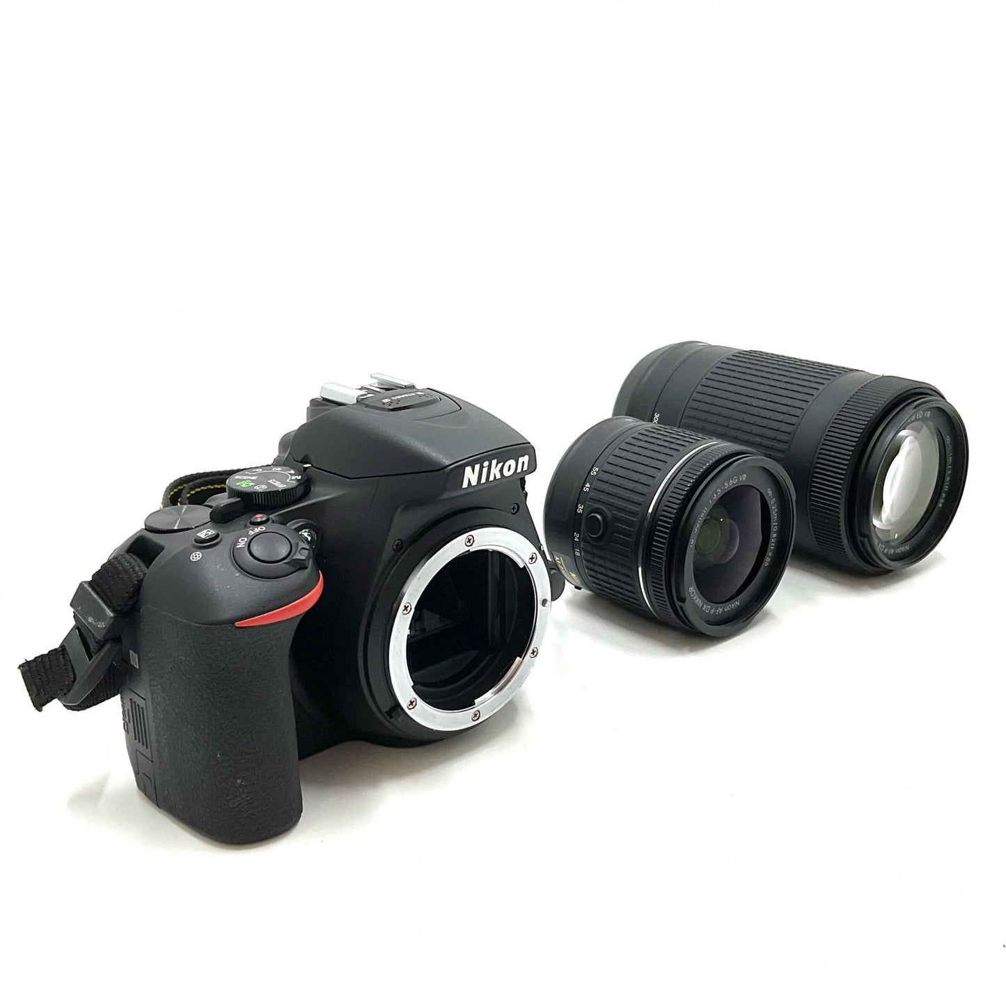 【全額返金保証】【最速発送】Nikon デジタル一眼 D5600 ダブルズームキット ブラック 美品 動作確認済