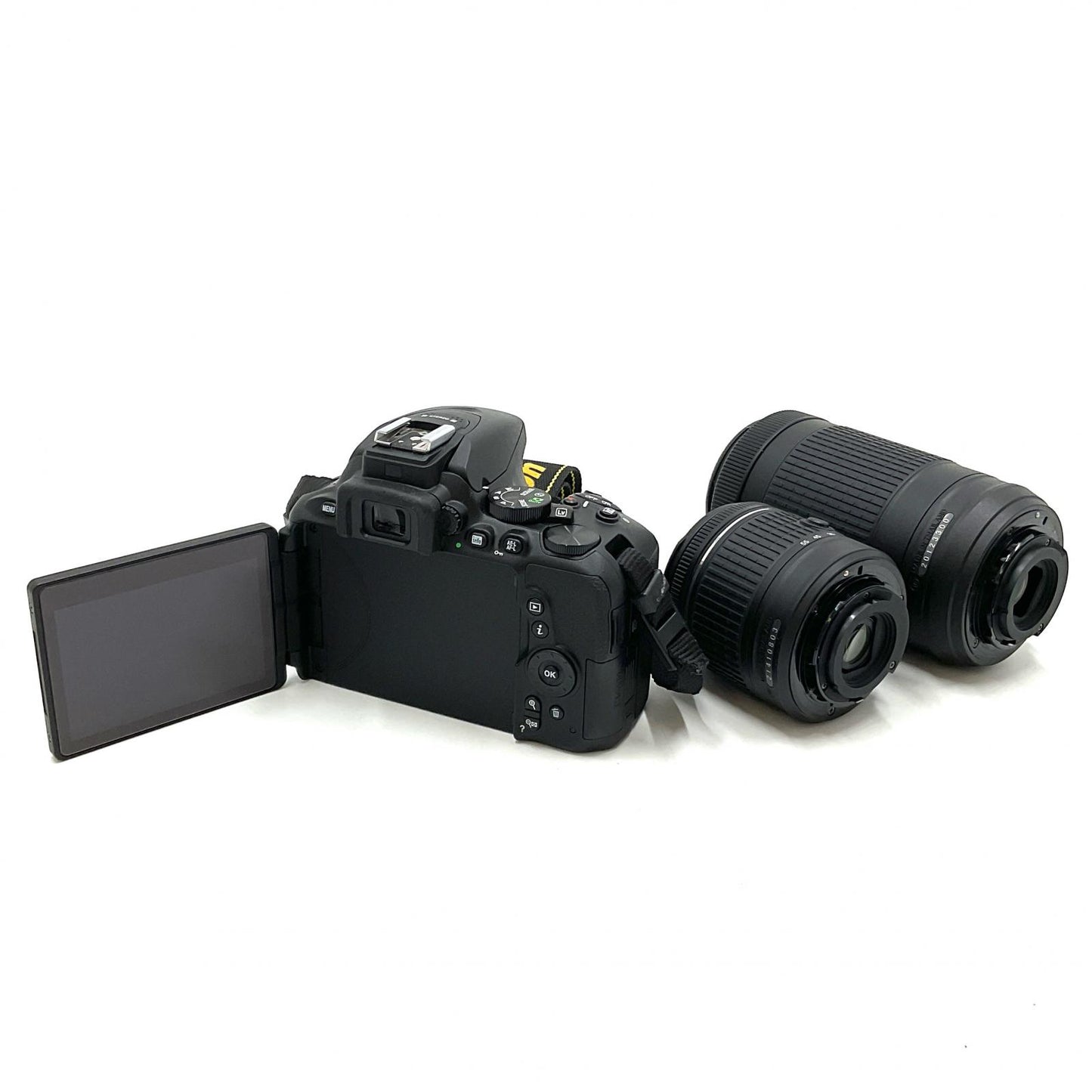 【全額返金保証】【最速発送】Nikon デジタル一眼 D5600 ダブルズームキット ブラック 美品 動作確認済
