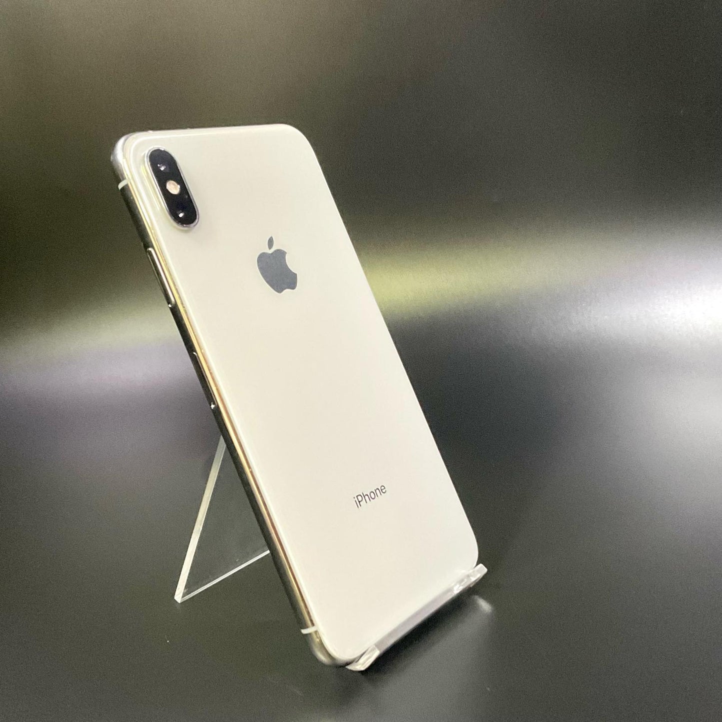 【最速発送】Apple iPhone iPhone XS Max 256GB シルバー docomo 白ロム【難有】 89%