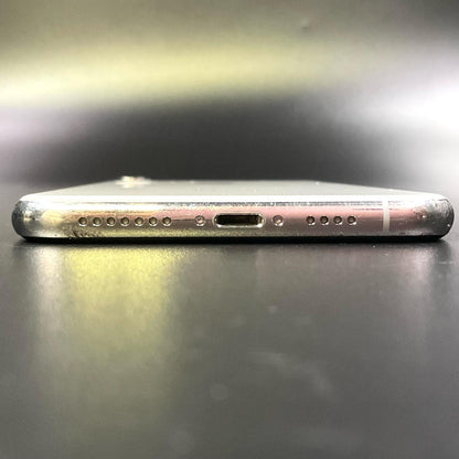 【最速発送】Apple iPhone iPhone XS Max 256GB シルバー docomo 白ロム【難有】 89%