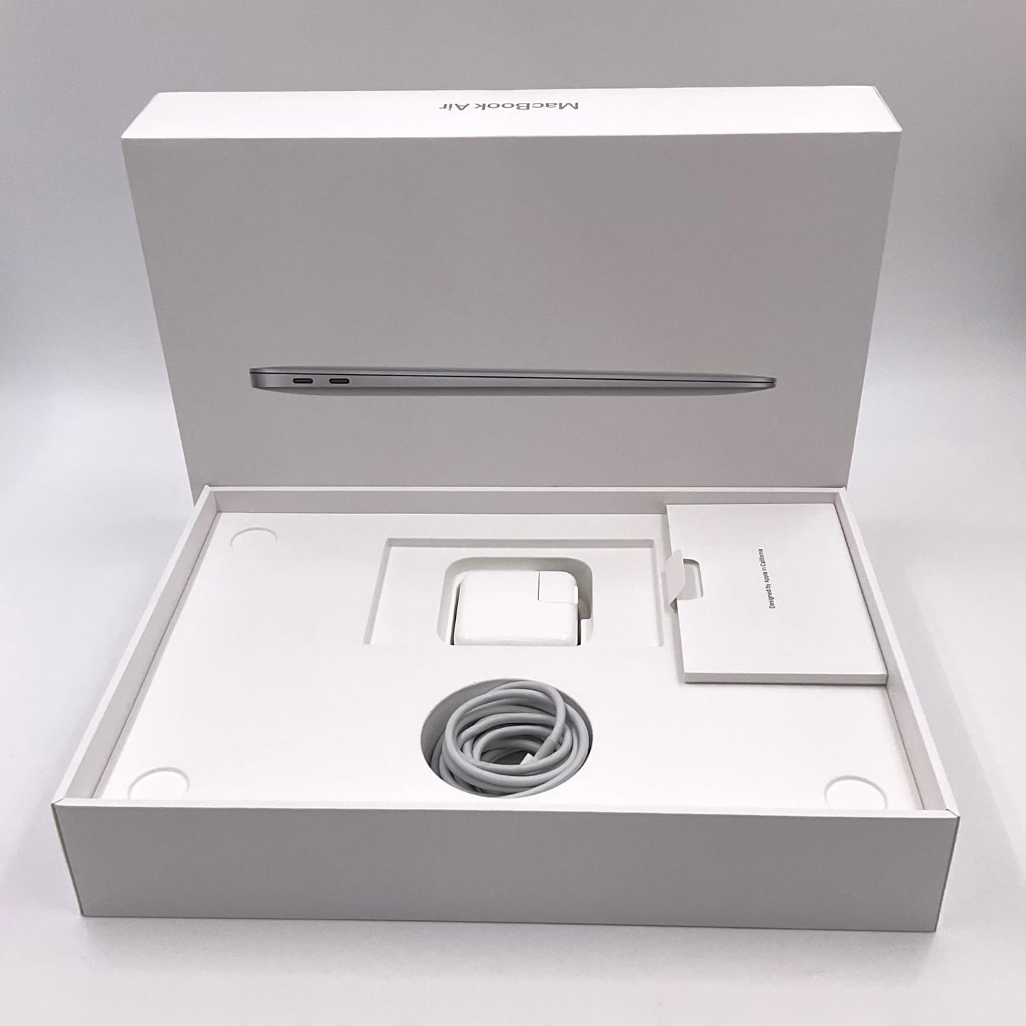 【全額返金保証】【最速発送】Apple MacBook Air 13.3インチ 2020 Apple M1 8GB SSD 256GB シルバー 100% 動作確認済