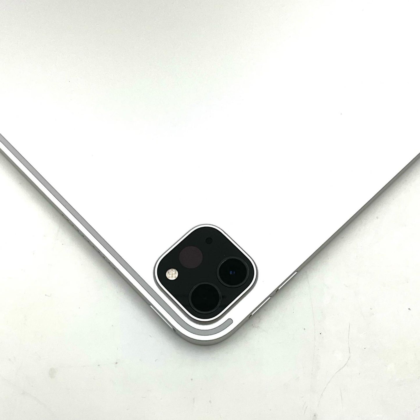 【全額返金保証】【最速発送】Apple iPad Pro 12.9インチ 第5世代 256GB シルバー Wi-Fi 美品 動作確認済