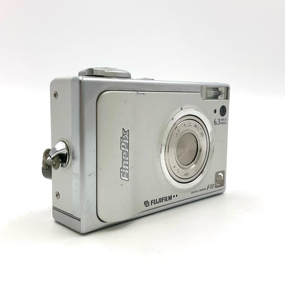 【全額返金保証】【最速発送】FUJIFILM コンパクトデジタルカメラ FinePix F10 動作確認済
