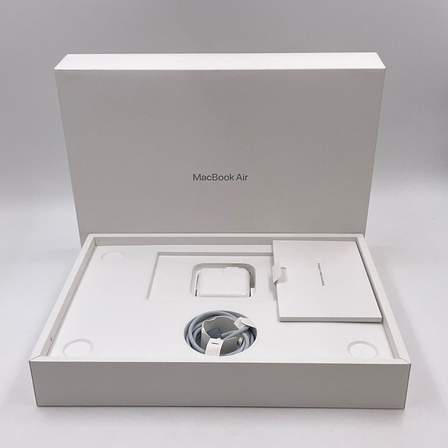 【全額返金保証】【最速発送】Apple MacBook Air 13インチ 2025 M4 16GB SSD 256GB スカイブルー 100% 超美品 動作確認済