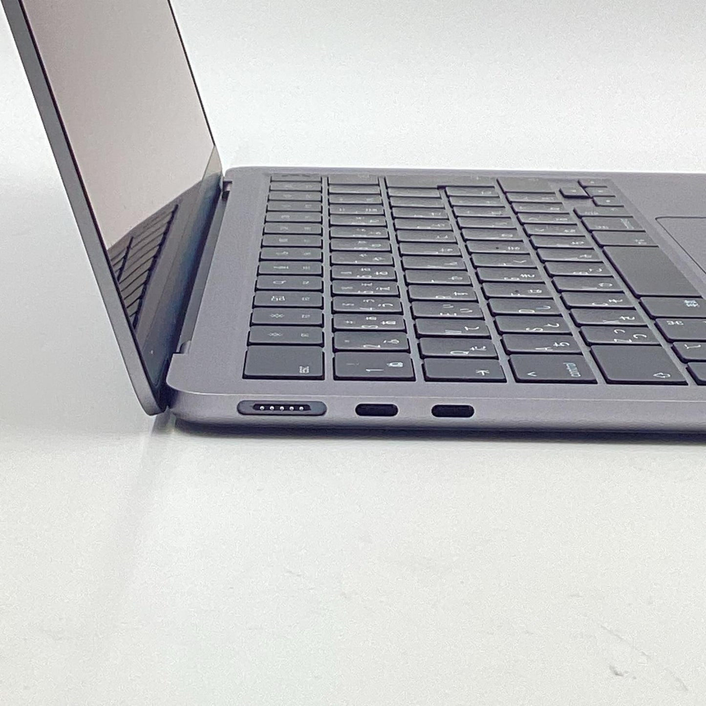 【全額返金保証】【最速発送】Apple MacBook Air 13.6インチ 2022 Apple M2 8GB SSD 256GB スペースグレイ 94.9% 動作確認済
