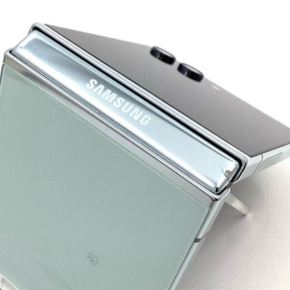 【最速発送】SAMSUNG Galaxy Z Flip5 256GB ミント au SIMフリー SCG23 白ロム【難有】
