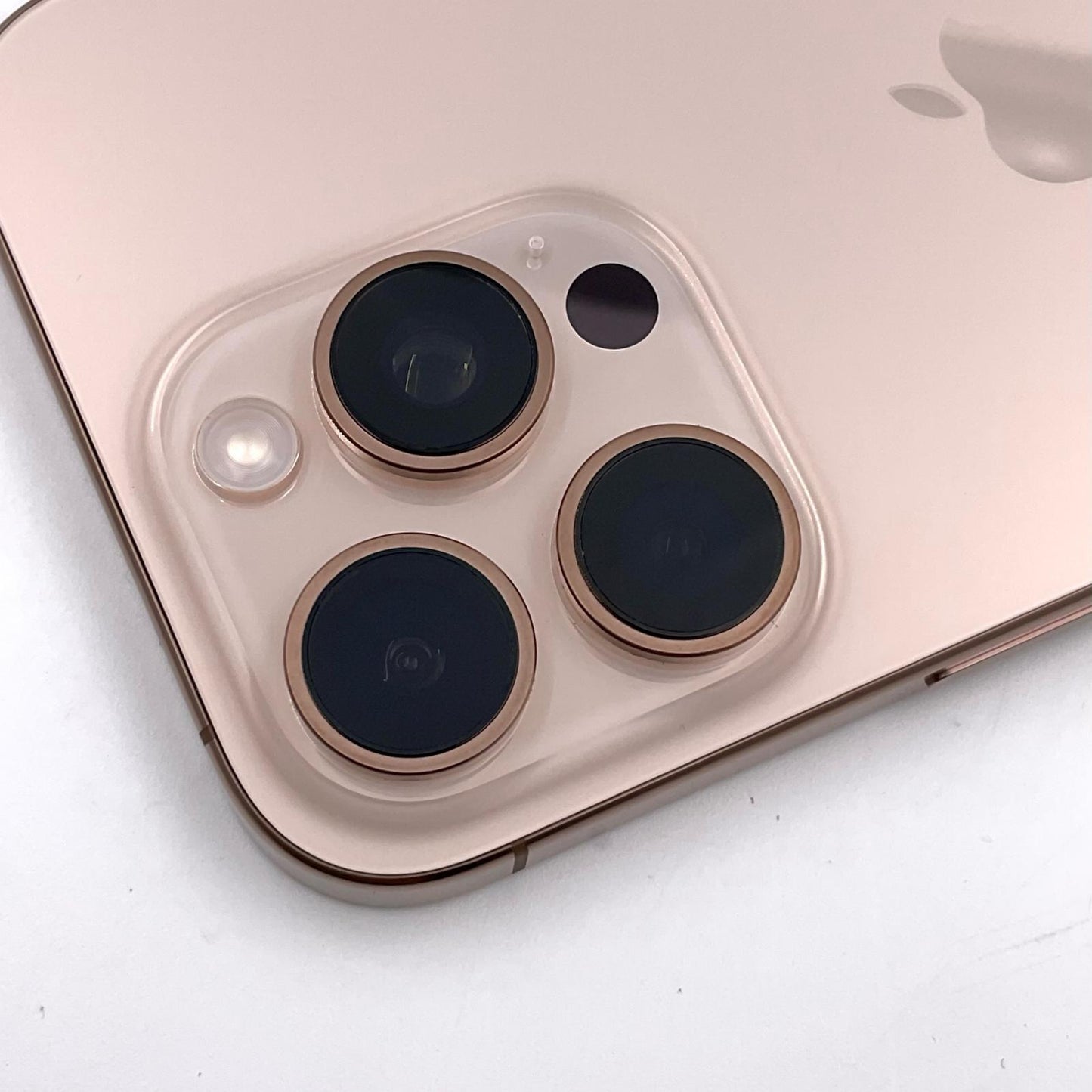 【全額返金保証】【最速発送】Apple iPhone iPhone 16 Pro 256GB デザートチタニウム au SIMフリー 白ロム 美品 動作確認済 96%