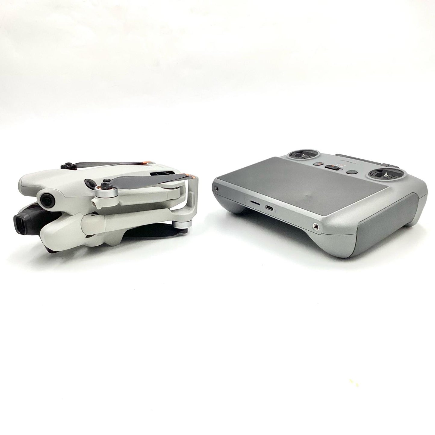 【全額返金保証】【最速発送】DJI DJI Mini 4 Pro Fly Moreコンボ Plus（DJI RC 2付属） 美品 動作確認済