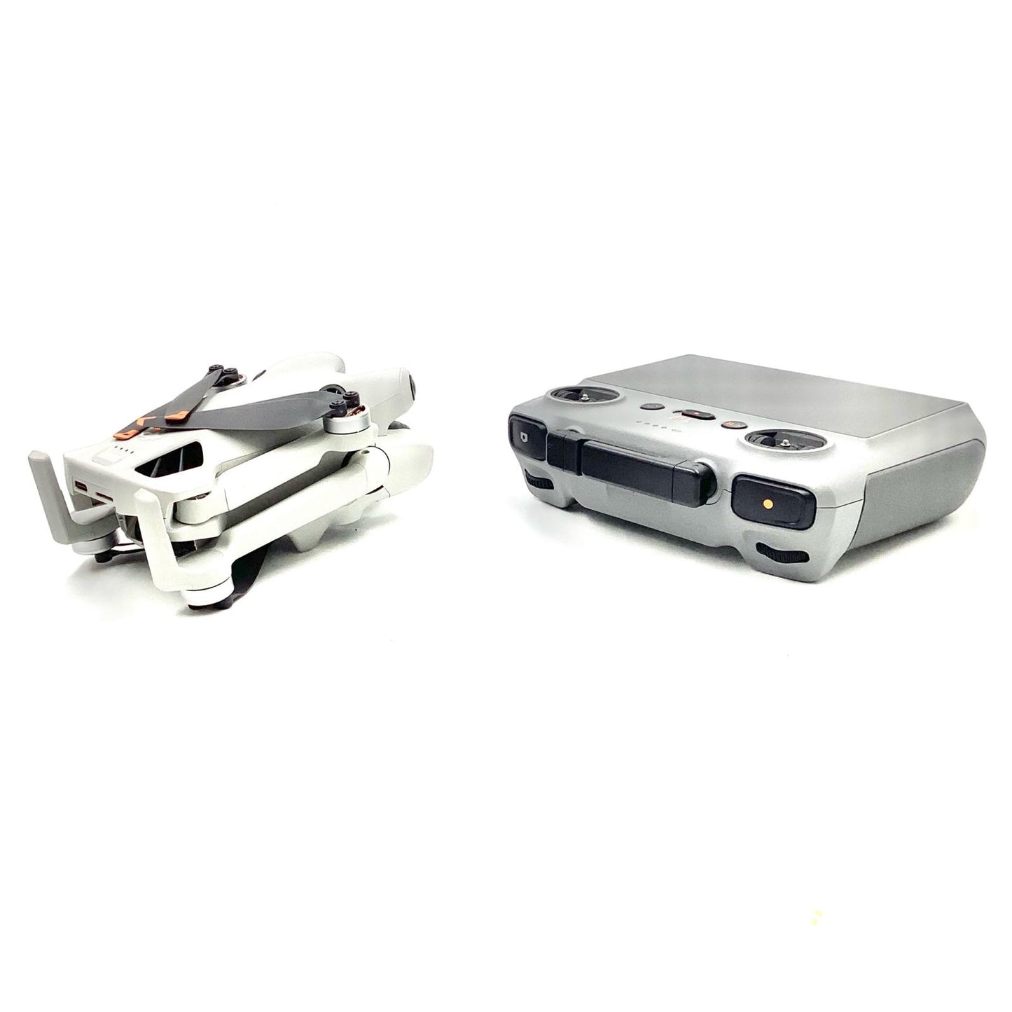 【全額返金保証】【最速発送】DJI DJI Mini 4 Pro Fly Moreコンボ Plus（DJI RC 2付属） 美品 動作確認済