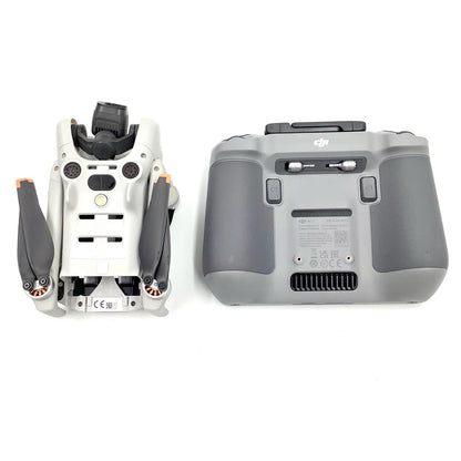 【全額返金保証】【最速発送】DJI DJI Mini 4 Pro Fly Moreコンボ Plus（DJI RC 2付属） 美品 動作確認済