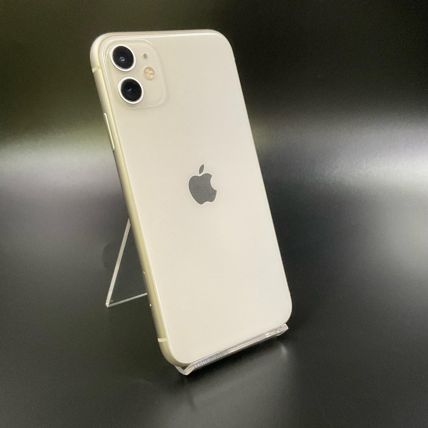 【全額返金保証】【最速発送】Apple iPhone iPhone 11 128GB ホワイト au 白ロム 動作確認済 84%
