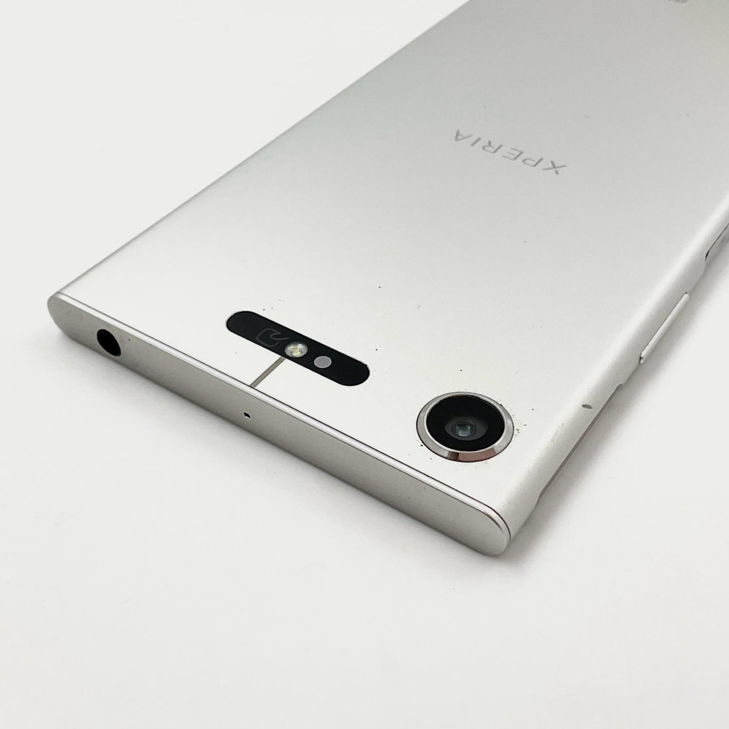 【全額返金保証】【最速発送】Sony Xperia XZ1 64GB ウォームシルバー au SOV36 白ロム 動作確認済