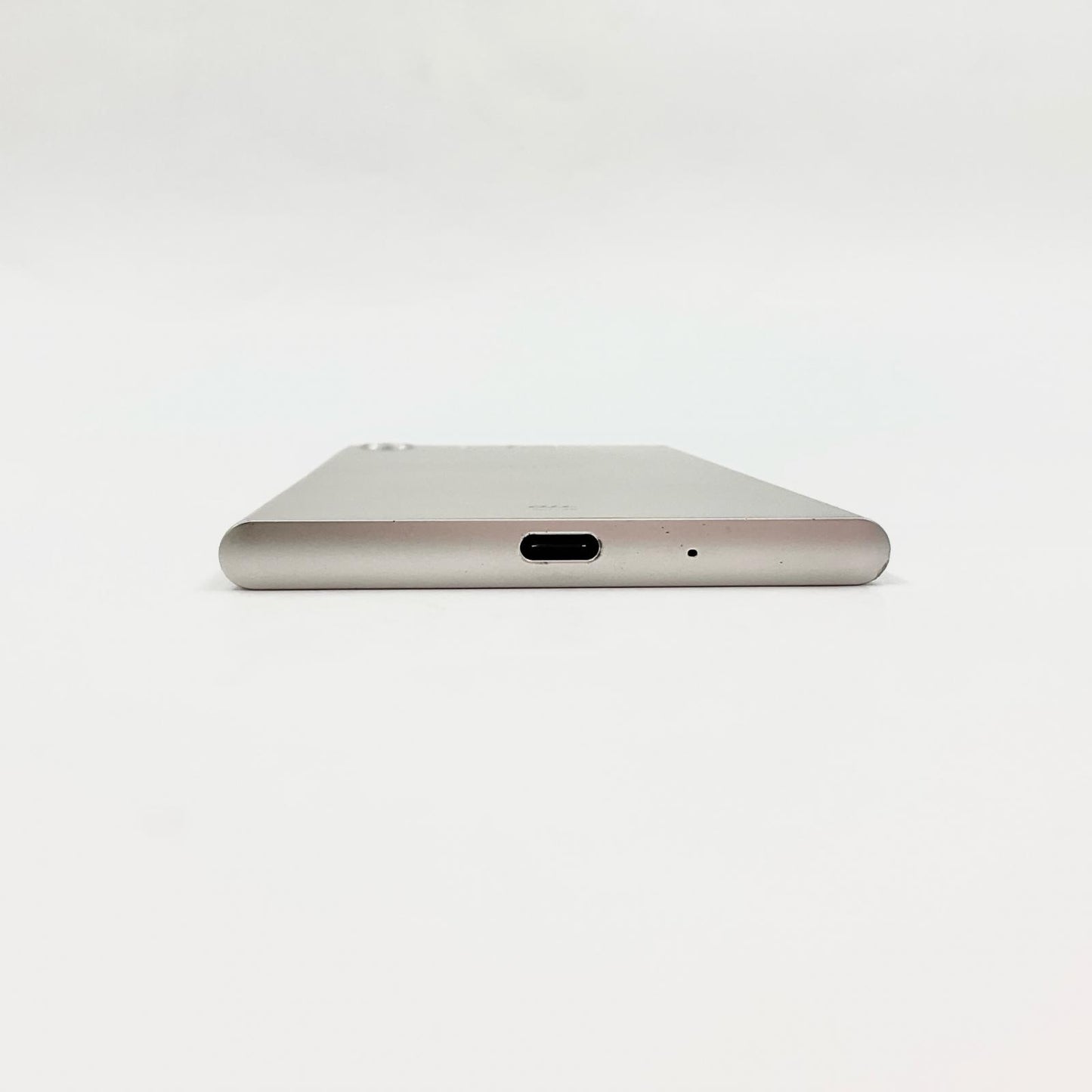 【全額返金保証】【最速発送】Sony Xperia XZ1 64GB ウォームシルバー au SOV36 白ロム 動作確認済