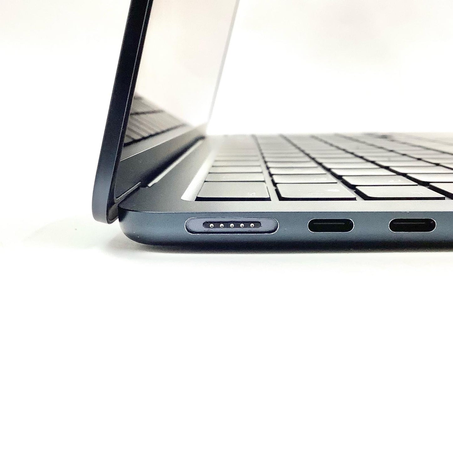 【全額返金保証】【最速発送】Apple MacBook Air 13インチ 2022 Apple M2 8GB SSD 256GB ミッドナイト 88% 動作確認済